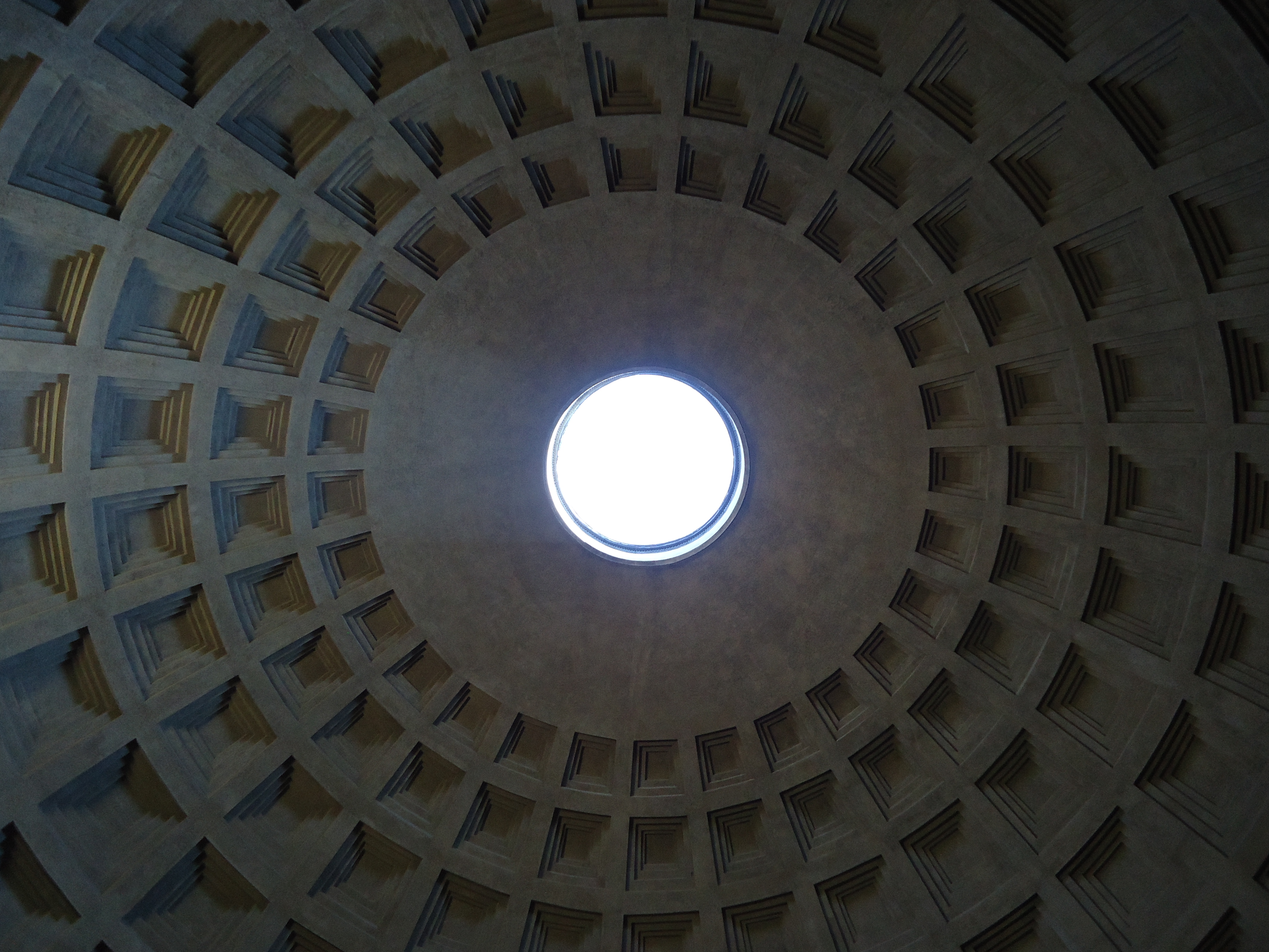 Koepel met ocolus in het Pantheon in Rome