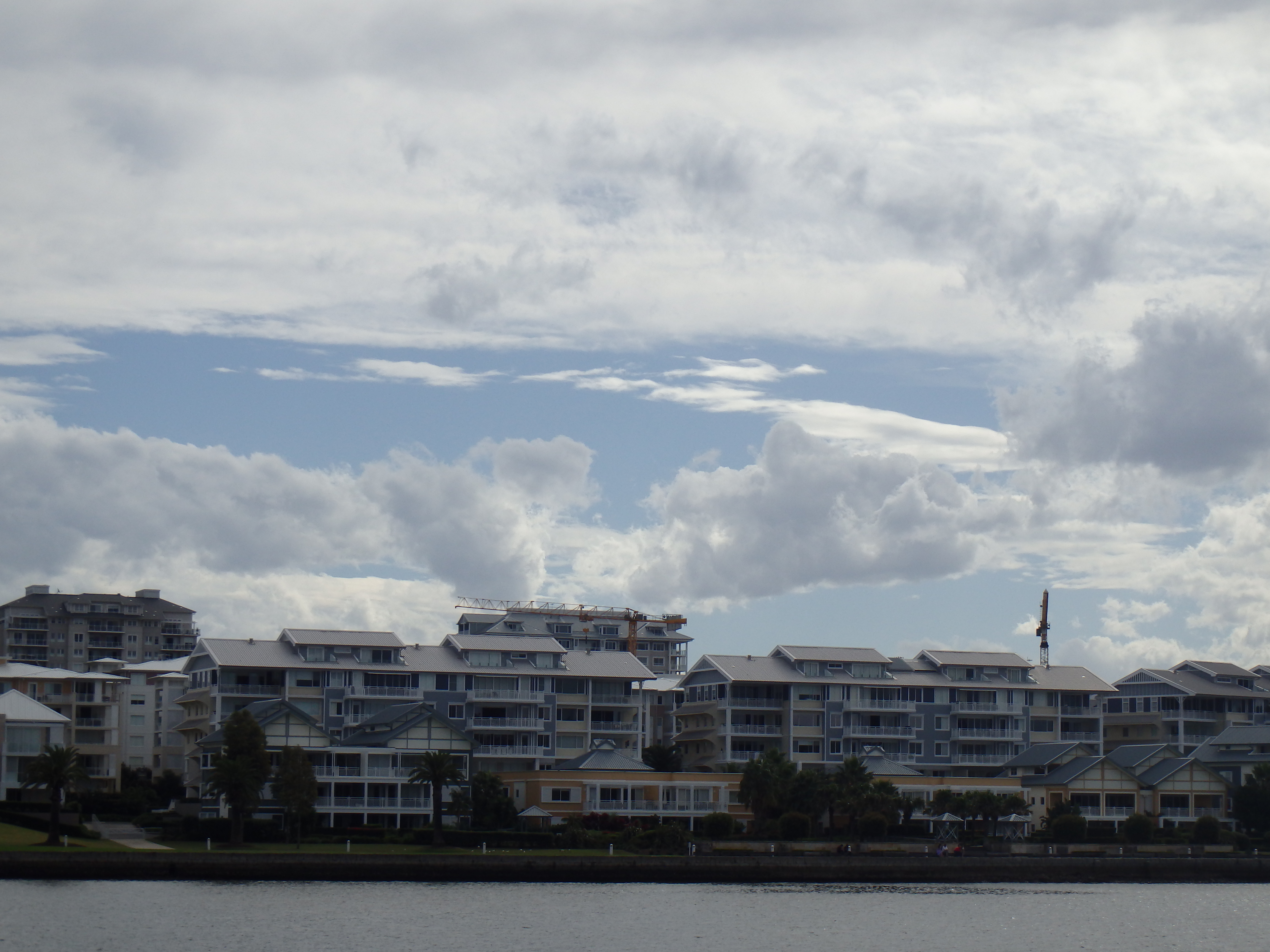 zicht op mooie villa's in Sydney vanuit het water