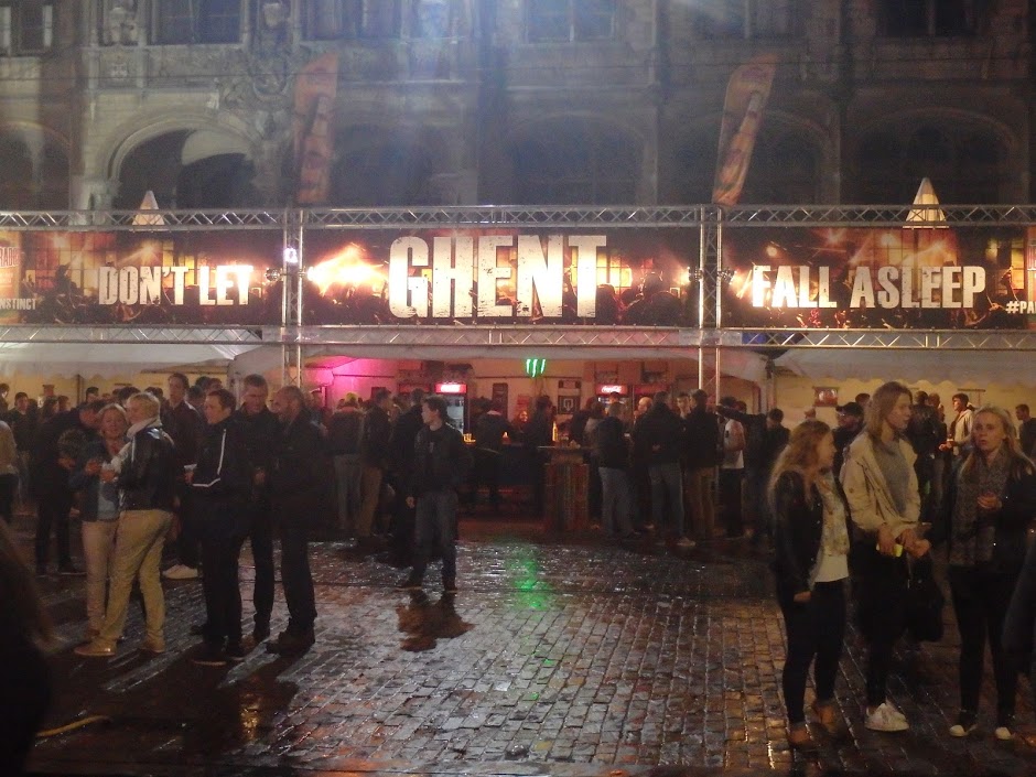 Don't-Let-Ghent-Fall-Asleep-Korenmarkt-Gent-Gentse-Feesten