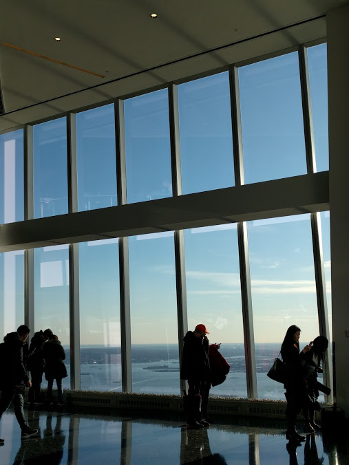 Grote ramen in observatorium One World Trade Center