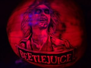 Beetlejuice-uitgekerfde pompoen