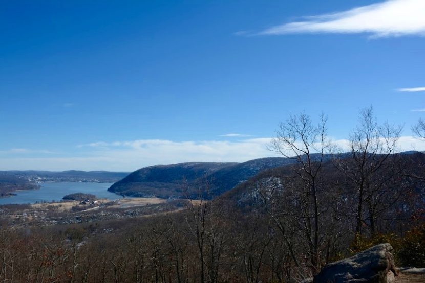 Panorama over de Hudson Vallei vanop Bear Mountain