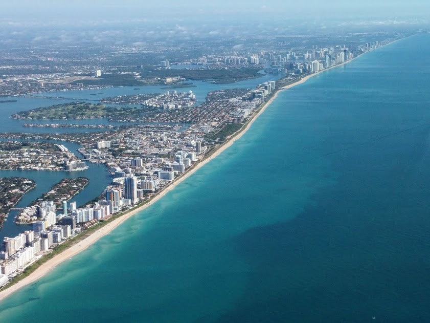 Vliegen over water, Miami, USA