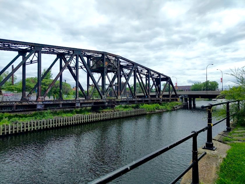 Oude stalen brug aan Canal du Lachine