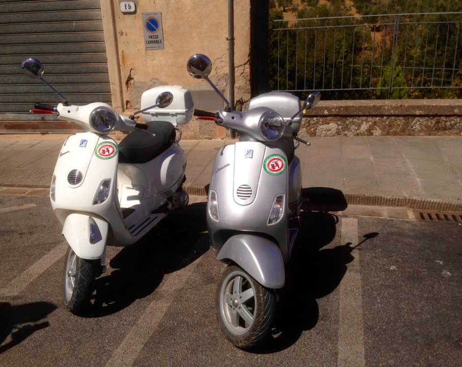 Vespa's in Toscane