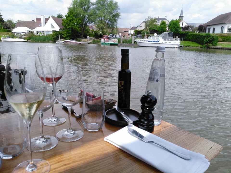 Steiger Baarle 90, bijna eten op het water