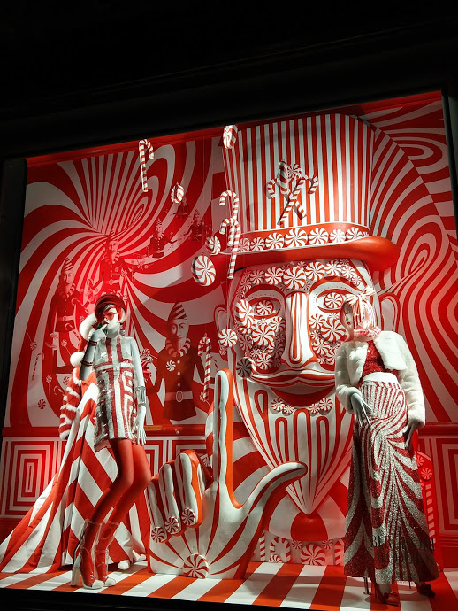 Bergdorf Goodman 5th Ave etalage Kerst in NYC - rood-wit snoepjes