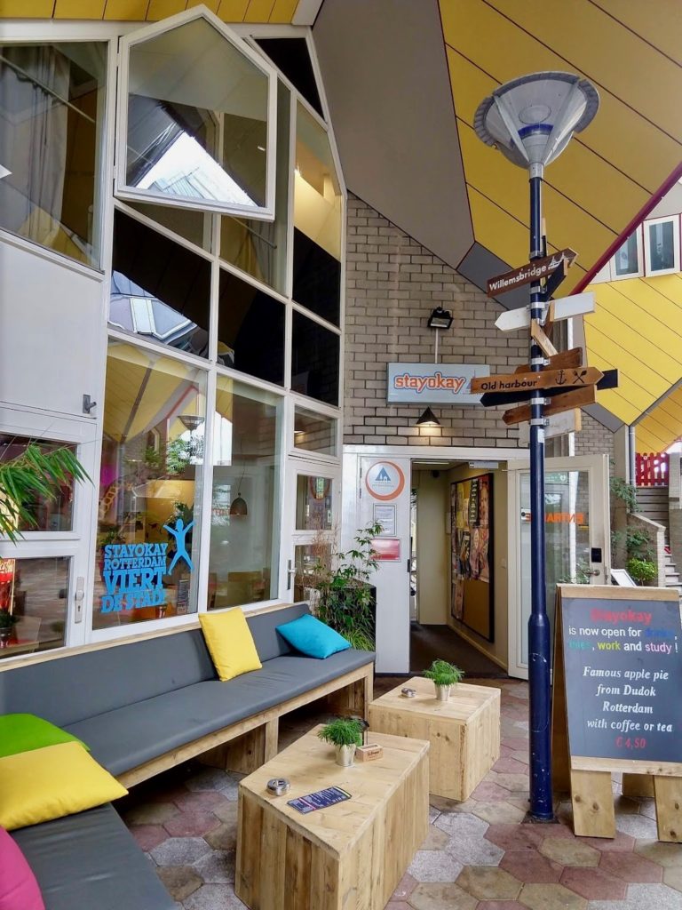 Stayokay hostel gele kubussen Rotterdam