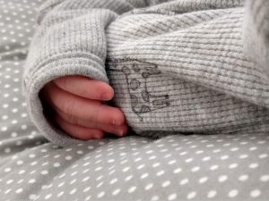 Babyhandje - ik heb aan je gedacht - blog over 2 jaar afwezigheid, zwangerschap, corona, niet kunnen reizen